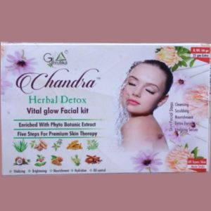 chandra harbal detox vital glow facial kit